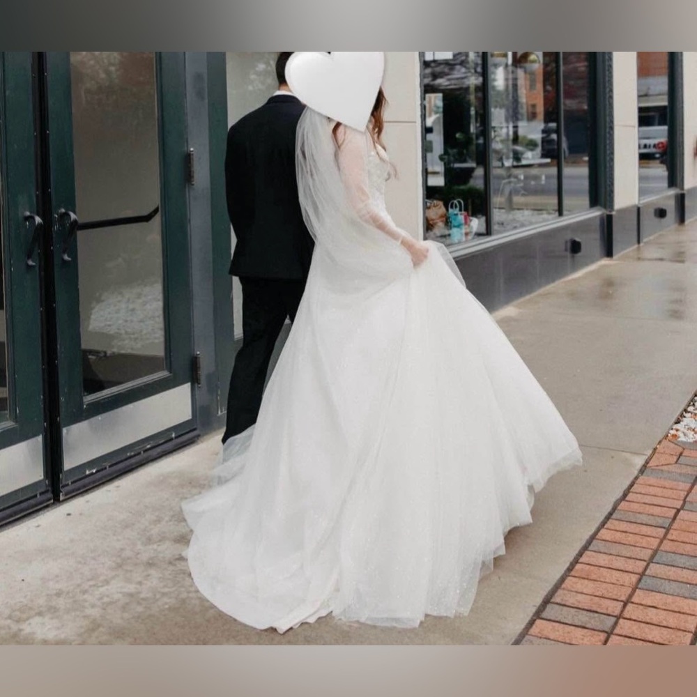 Wedding Dress - Picture 7 of 7